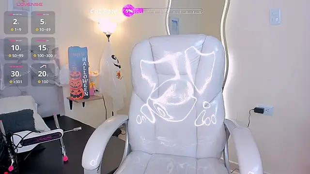 Snapshot of HannaColleman chatting on 10-31-25, 08:54 HannaColleman online show from 10-31-25, 08:54