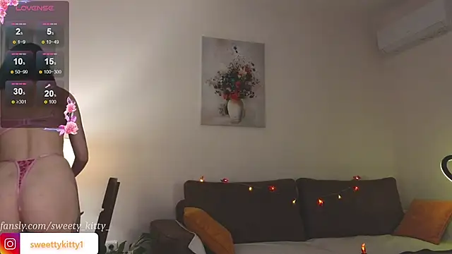 Snapshot of sweettykitty chatting on 10-12-25, 03:44 sweettykitty online show from 10-12-25, 03:44