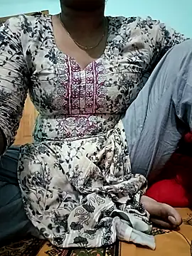 Snapshot of Rina-2 chatting on 11-16-25, 01:28 Rina-2 online show from 11-16-25, 01:28