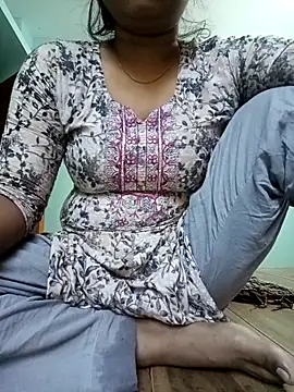 Snapshot of Rina-2 chatting on 11-17-25, 03:01 Rina-2 online show from 11-17-25, 03:01