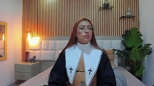 Snapshot of KattyBonnie chatting on 10-31-25, 07:48 KattyBonnie online show from 10-31-25, 07:48