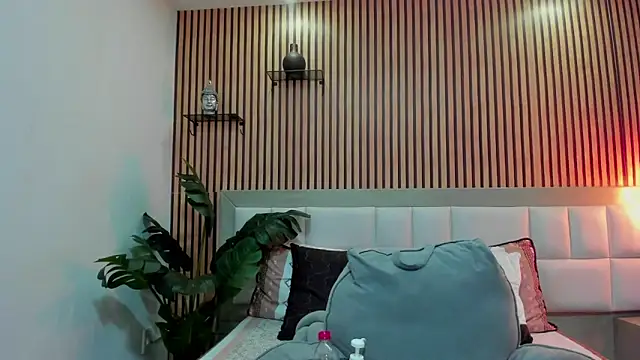 KattyBonnie online show from 12-18-25, 08:37