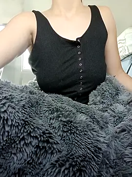 Snapshot of snohunny chatting on 02-24-26, 05:22 snohunny online show from 02-24-26, 05:22