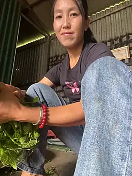 Huong-Ly online show from 09-13-25, 06:57