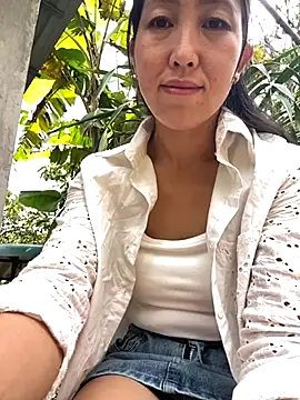 Huong-Ly online show from 10-17-25, 03:20