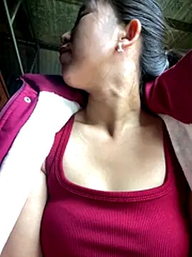 Huong-Ly online show from 12-16-25, 03:00