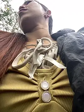 Huong-Ly online show from 12-22-25, 03:14