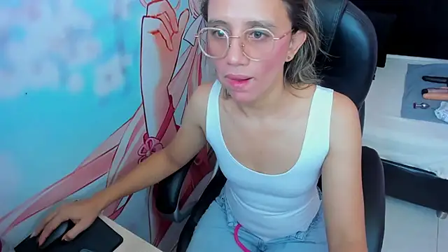 StarletTays online show from 09-19-25, 04:03