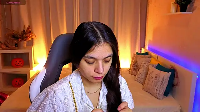 Leila Hefner online show from 11-27-25, 02:57