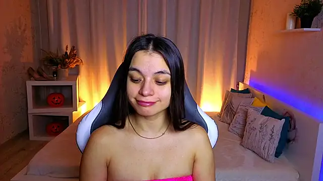 Leila Hefner online show from 11-28-25, 03:09