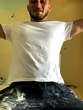 Snapshot of lewis91 chatting on 09-14-25, 04:06 lewis91 online show from 09-14-25, 04:06