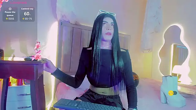 Snapshot of Daniela_sanchezx chatting on 10-24-25, 07:10 Daniela sanchezx online show from 10-24-25, 07:10