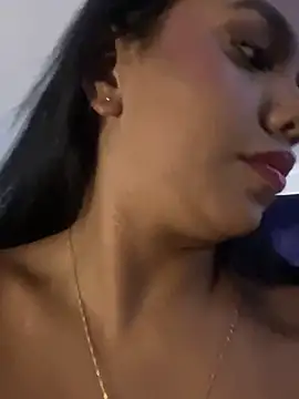 Michelle johnson  online show from 04-08-26, 07:03