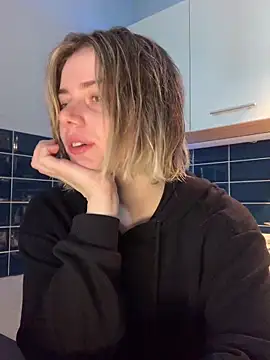 Rainbow W online show from 10-10-25, 05:50