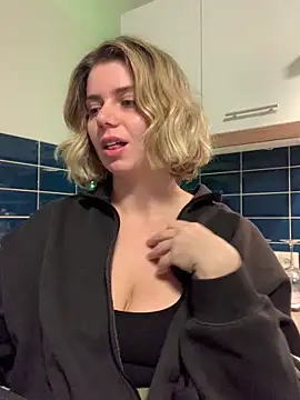 Rainbow W online show from 10-10-25, 07:46