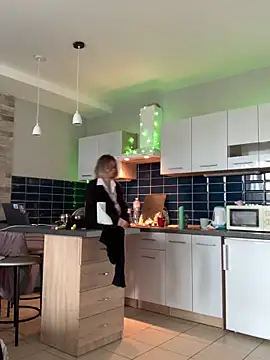 Rainbow W online show from 10-11-25, 08:57