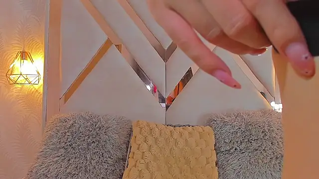 anni honeyriveras online show from 09-24-25, 07:06