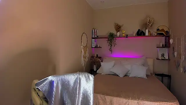 Snapshot of MaryRosenberg chatting on 10-10-25, 11:31 MaryRosenberg online show from 10-10-25, 11:31