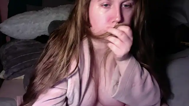 Missmissymee online show from 10-25-25, 07:08