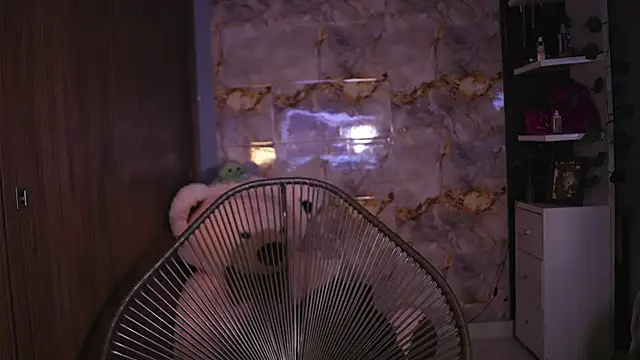 Snapshot of hannachris- chatting on 01-07-26, 11:07 hannachris- online show from 01-07-26, 11:07