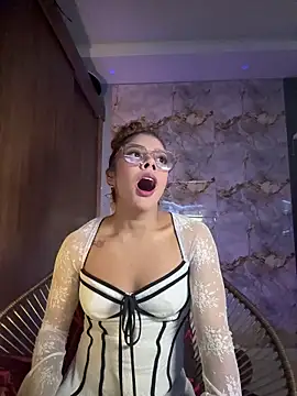 Snapshot of hannachris- chatting on 01-16-26, 11:53 hannachris- online show from 01-16-26, 11:53