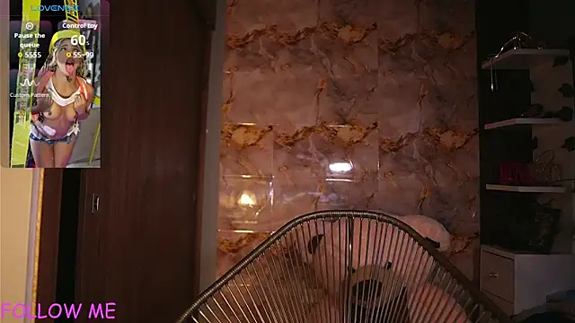 Snapshot of hannachris- chatting on 02-06-26, 07:56 hannachris- online show from 02-06-26, 07:56