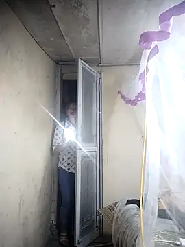 Dung-Thao19 online show from 10-31-25, 01:56