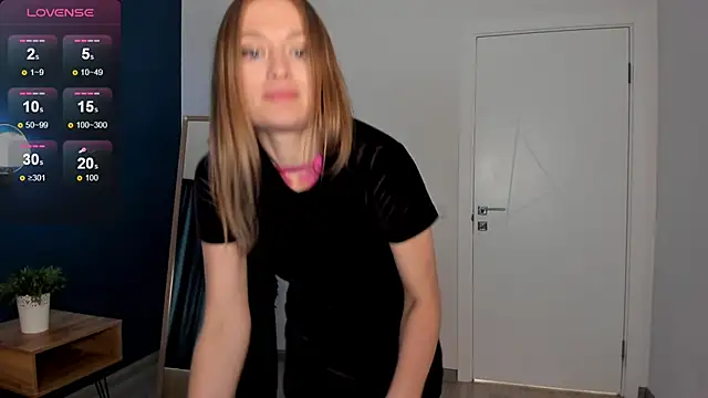 Snapshot of EvelynPoole chatting on 09-13-25, 01:27 EvelynPoole online show from 09-13-25, 01:27