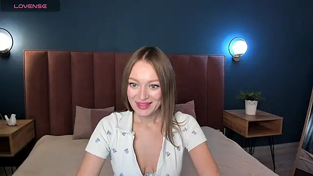 Snapshot of EvelynPoole chatting on 09-19-25, 01:29 EvelynPoole online show from 09-19-25, 01:29