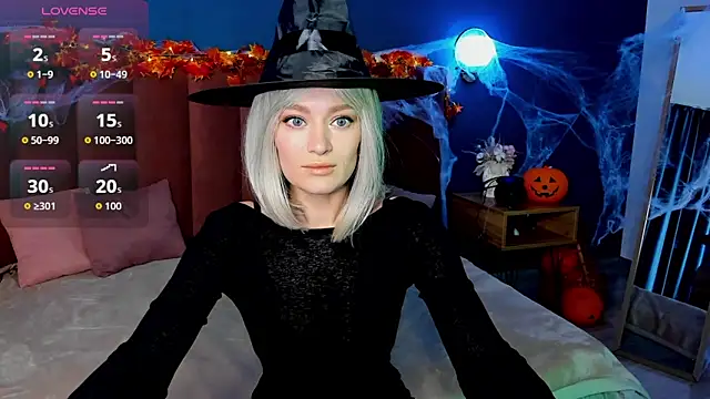 Snapshot of EvelynPoole chatting on 10-23-25, 01:38 EvelynPoole online show from 10-23-25, 01:38