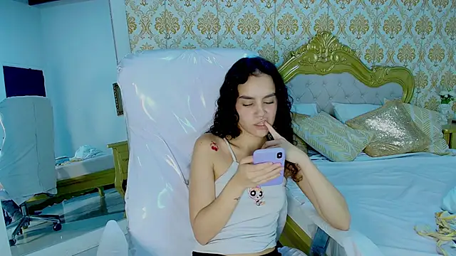 JessB  online show from 10-22-25, 06:29