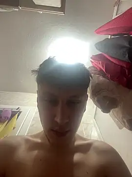 Snapshot of efeees35 chatting on 02-06-26, 10:35 efeees35 online show from 02-06-26, 10:35