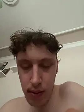 Snapshot of efeees35 chatting on 02-18-26, 02:35 efeees35 online show from 02-18-26, 02:35