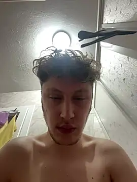 Snapshot of efeees35 chatting on 02-23-26, 06:27 efeees35 online show from 02-23-26, 06:27