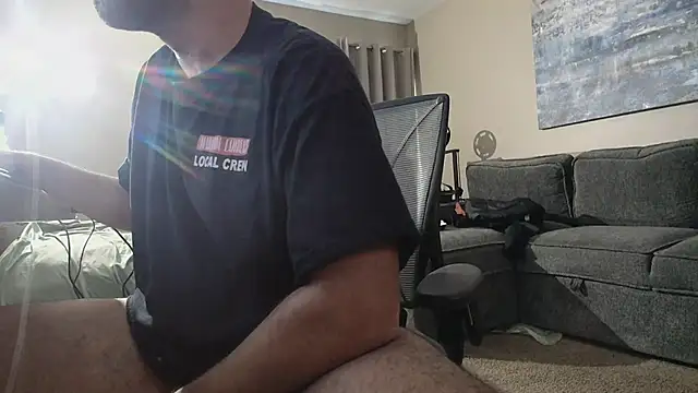 Snapshot of LeeCox chatting on 12-14-24, 12:11 LeeCox online show from 12-14-24, 12:11