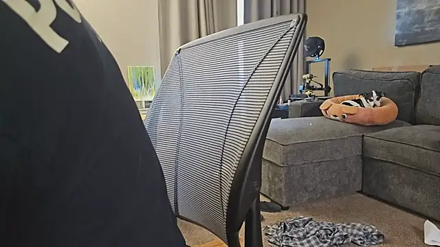 Snapshot of LeeCox chatting on 12-18-24, 05:52 LeeCox online show from 12-18-24, 05:52