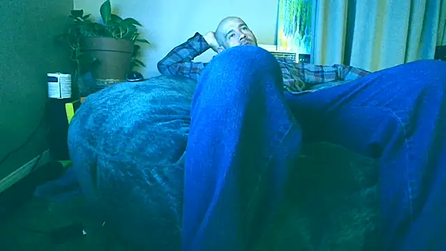 Snapshot of LeeCox chatting on 02-12-25, 04:54 LeeCox online show from 02-12-25, 04:54