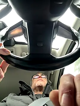 Axl hot online show from 12-20-25, 08:43