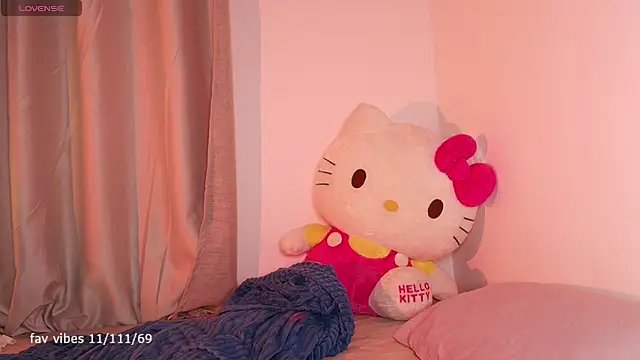 dulceangel   online show from 09-16-25, 02:12