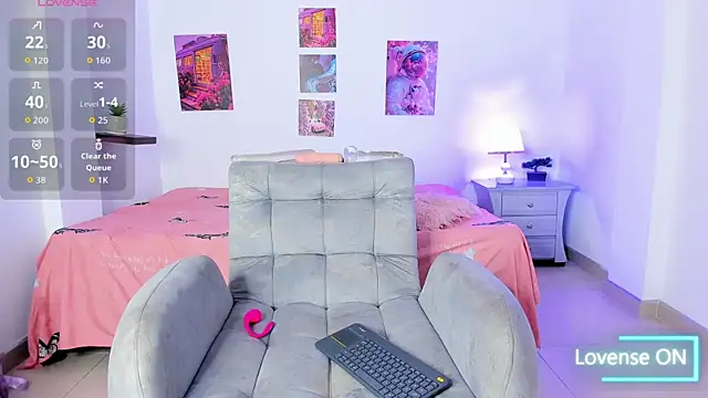 mia purplee online show from 09-28-25, 03:01