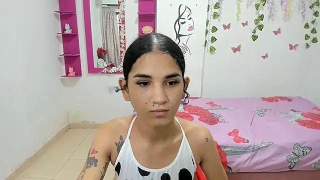 Snapshot of baby_rose03 chatting on 11-24-25, 06:18 baby rose03 online show from 11-24-25, 06:18