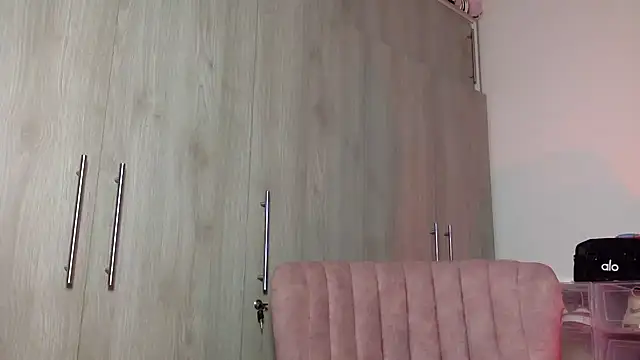 Snapshot of Tanit_Mora chatting on 11-16-25, 01:44 Tanit Mora online show from 11-16-25, 01:44