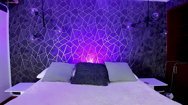 Snapshot of Tanit_Mora chatting on 11-26-25, 04:57 Tanit Mora online show from 11-26-25, 04:57