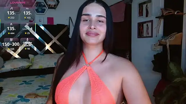 Snapshot of SarithaBunny chatting on 10-29-25, 09:38 SarithaBunny online show from 10-29-25, 09:38