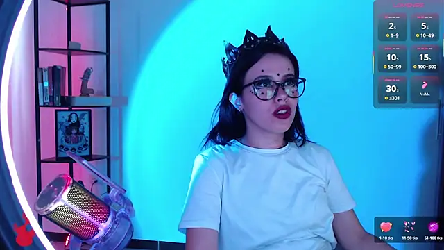 girldom online show from 11-19-25, 05:13