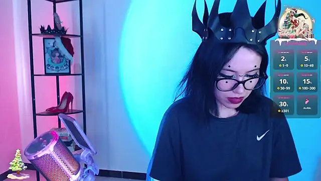 girldom online show from 12-17-25, 08:59