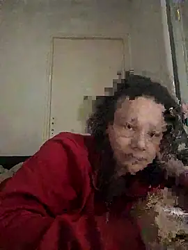 Snapshot of zeousseelphie chatting on 10-11-25, 12:04 zeousseelphie online show from 10-11-25, 12:04