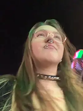 Snapshot of VesnaCrystal chatting on 11-12-25, 06:08 VesnaCrystal online show from 11-12-25, 06:08