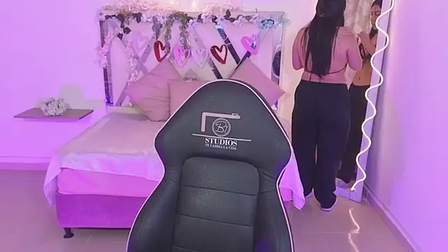 ZURY TAY online show from 09-23-25, 11:46