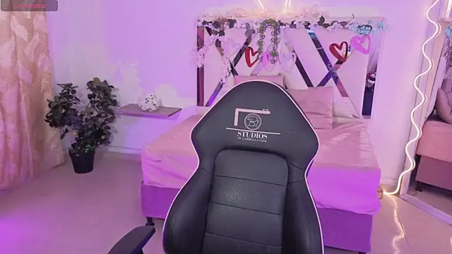 ZURY TAY online show from 11-12-25, 11:54